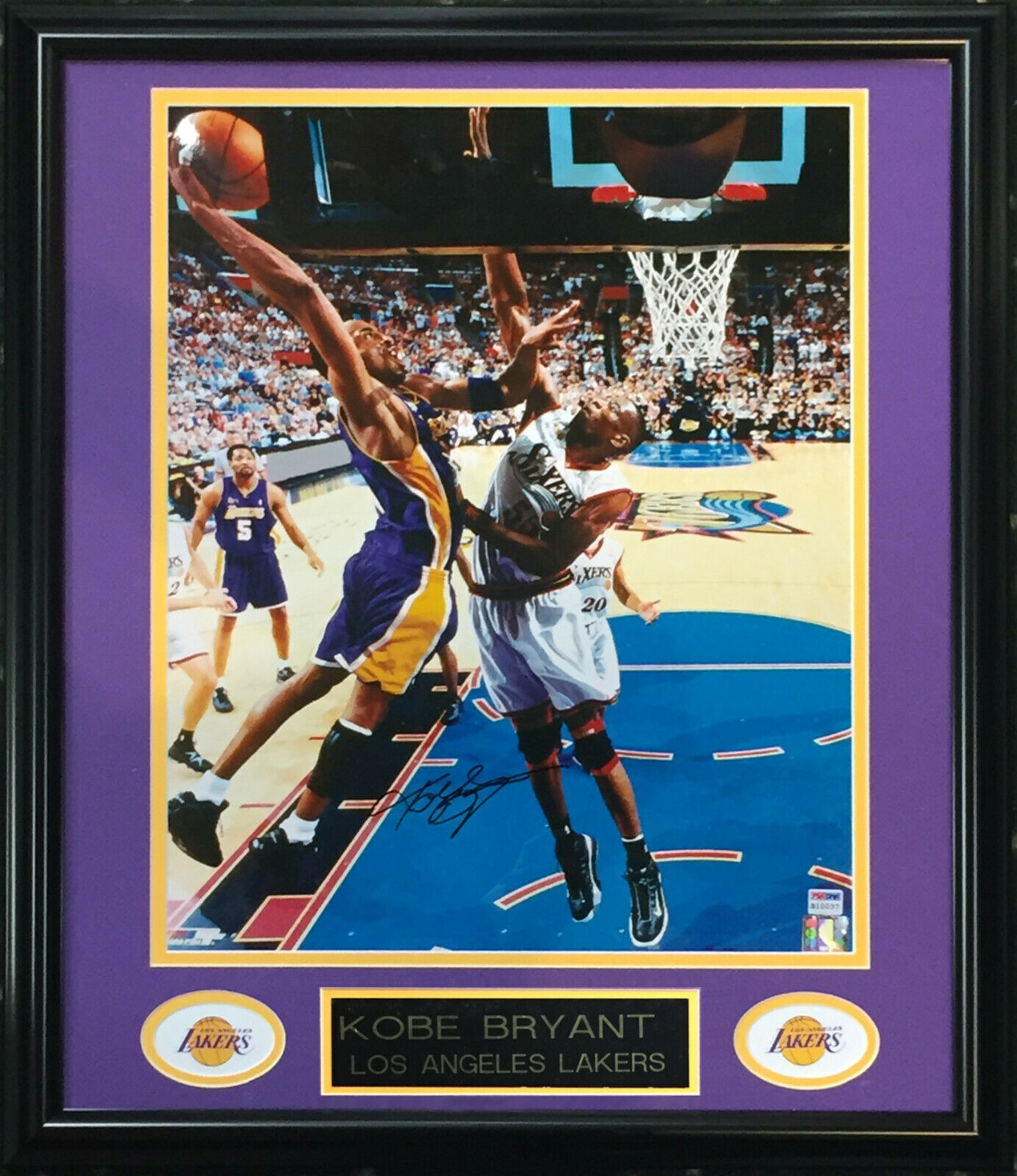 Kobe Bryant signed 2001 NBA Finals Dunk Photo framed autograph HOF