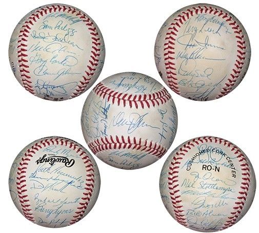 1987 NY Mets Team Signed ONL Baseball 32 Autos Carter Hernandez Strawberry COA