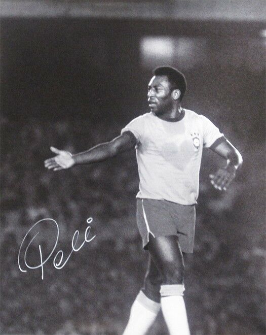Pele Signed Heart Shaped Sweat Jersey 16×20 B&W Photo Auto Rare Shot Pele Holo