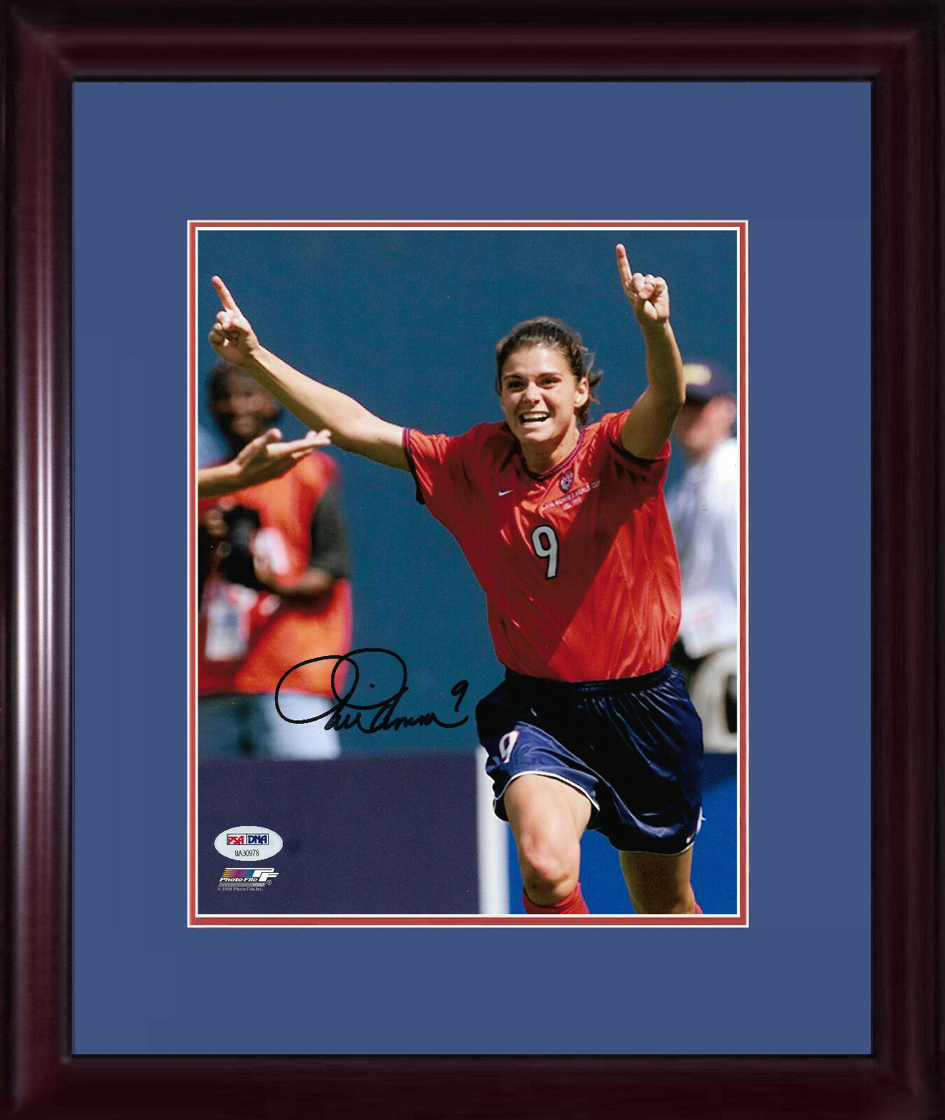 Mia Hamm 1999 Womens World Cup signed 8×10 photo framed autograph PSA/DNA COA
