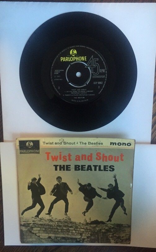 THE BEATLES Twist and Shout 45 EP RECORD ORIGINAL UK MONO PARLOPHONE W/ Sleeve